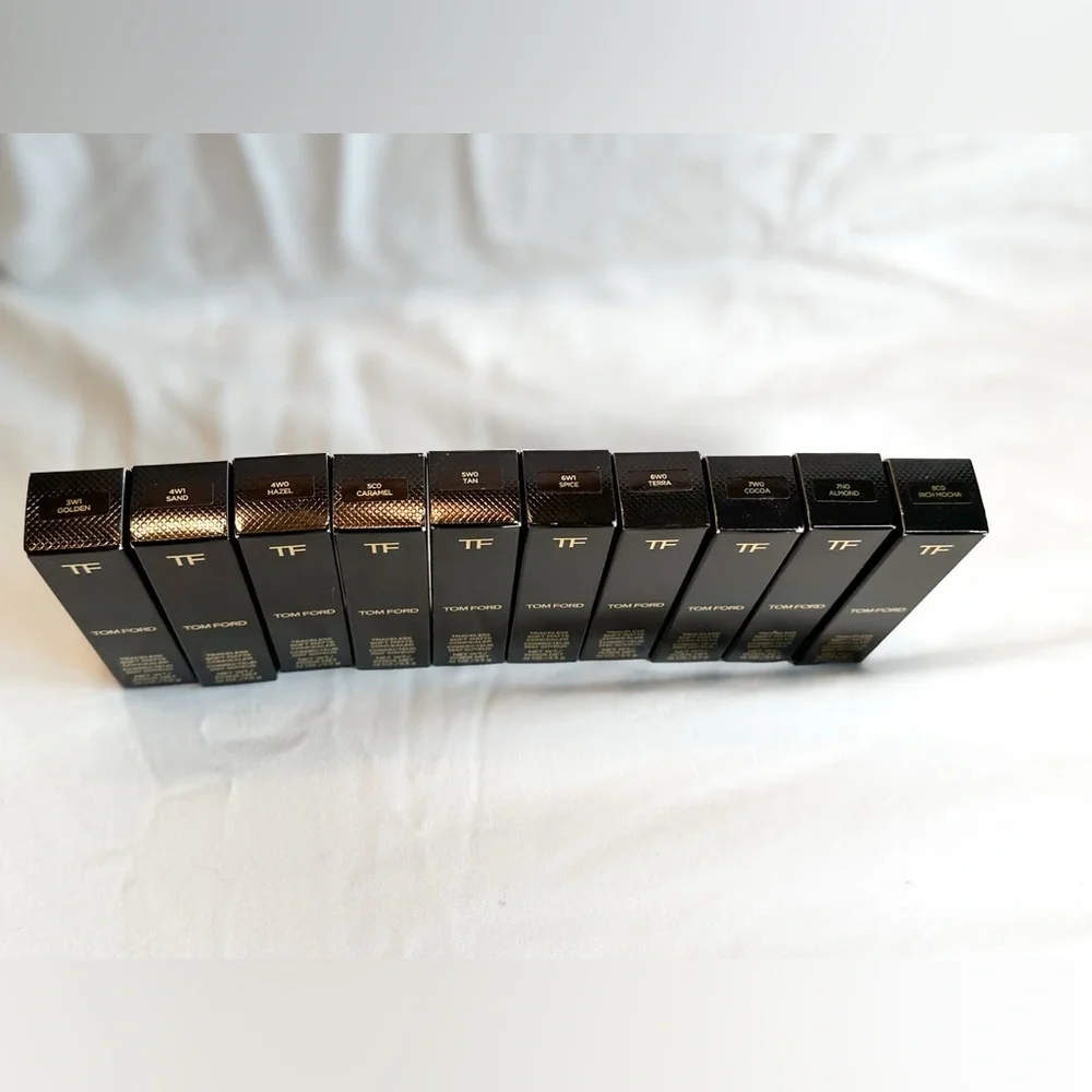 4W1 - TOM FORD Traceless Soft Matte Concealer in Color: 4W1 Sand 💜